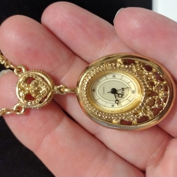 Vintage Gold Tone 1928  Quartz Watch Pendant Necklace - Picture 3 of 6